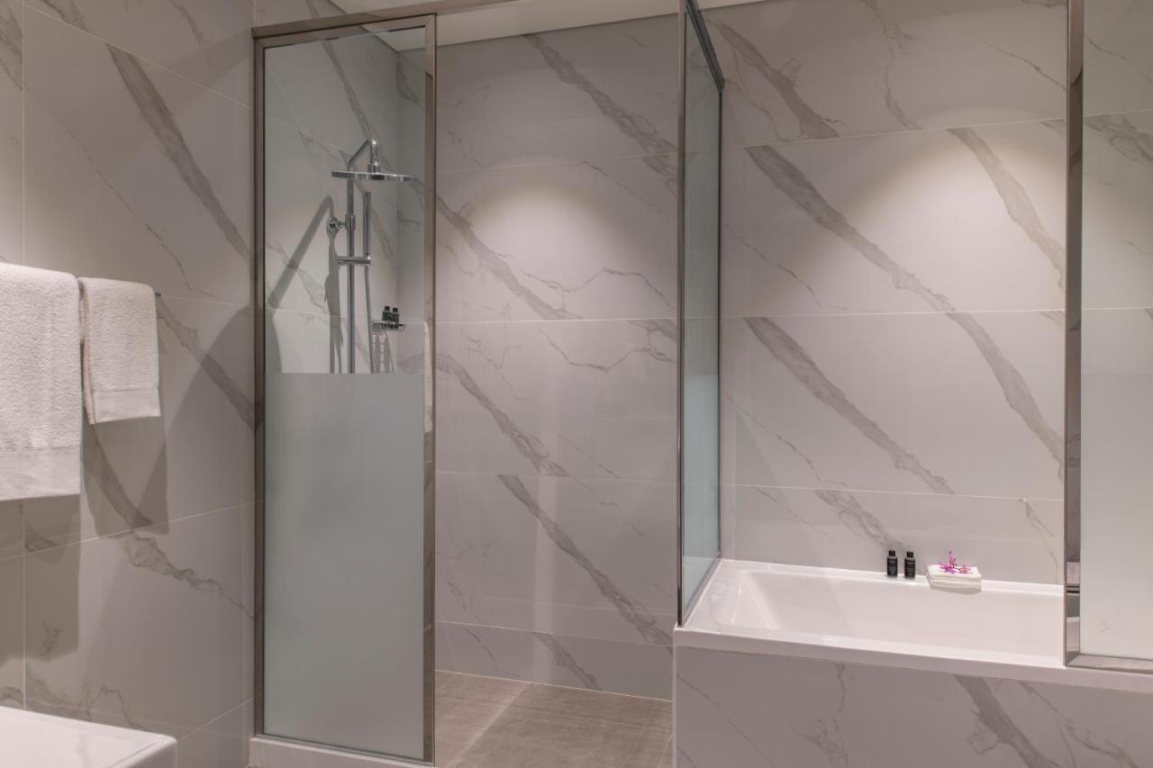 Steigenberger Residence Doha Exterior photo A shower enclosure